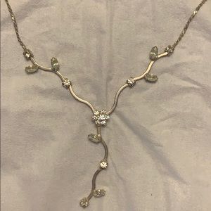 Y2K Crystal flower necklace perfect for spring! (Used for prom)